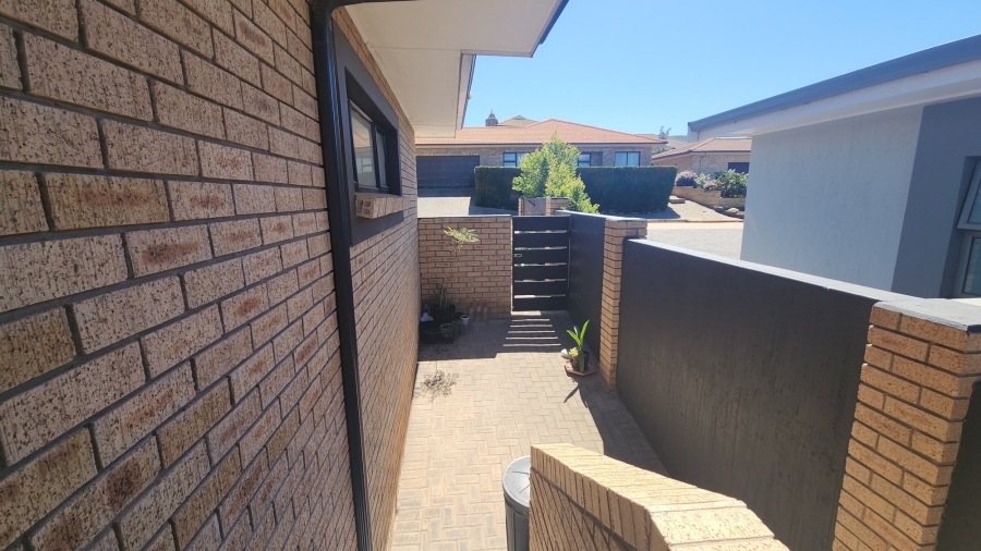 3 Bedroom Property for Sale in Monte Christo Western Cape
